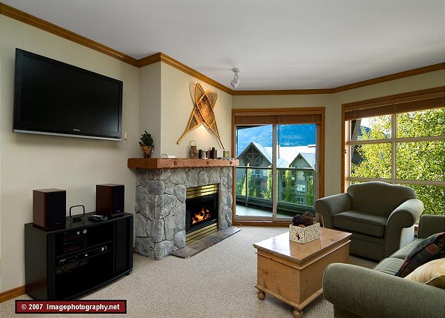 Whistler Aspens on Blackcomb Accommodation 562 Living Area